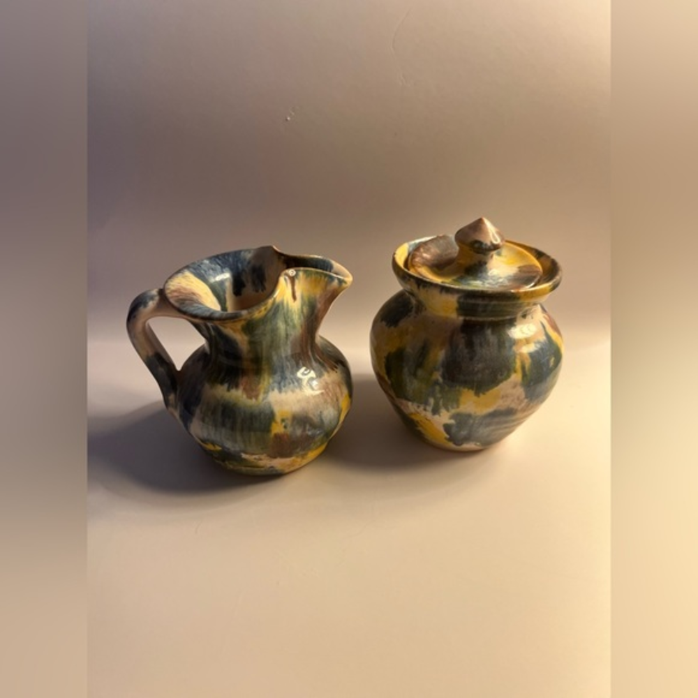 Williamsburg Red Clay a Pottery Vintage Rainbow‎ Drip Glaze Creamer & Sugar Set